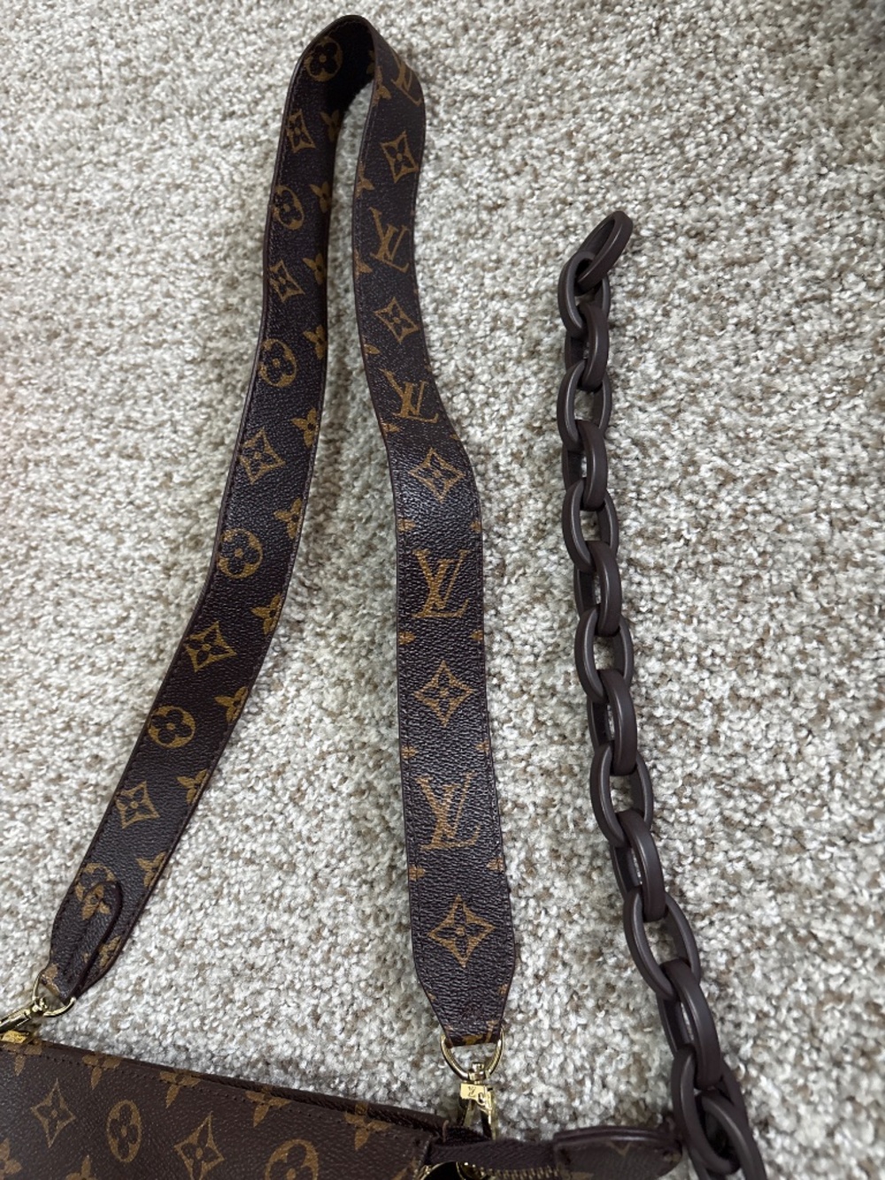 Faux Louis Vuitton on - Picture 3 of 3